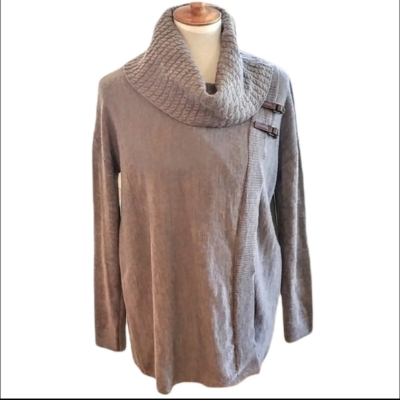 ELLEN TRACY - Super Chic Brown Sweater with Buckle Detail - Size: Large - Picture 2 of 13